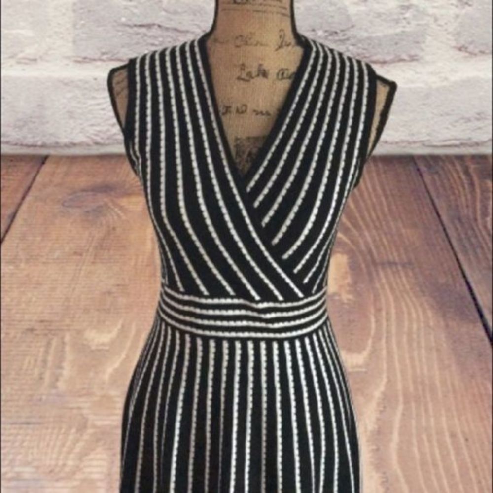 Calvin Klein swater dress size Small - Picture 3 of 4